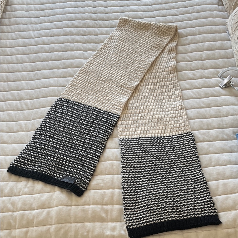 Coach Black and Cream Knit Scarf